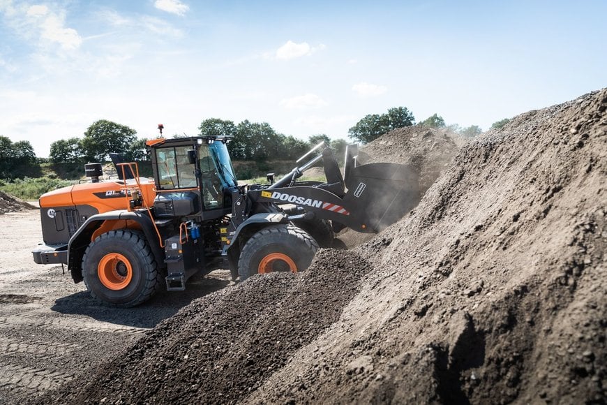 DOOSAN LAUNCHES NEW DL420-7 STAGE V WHEEL LOADER
